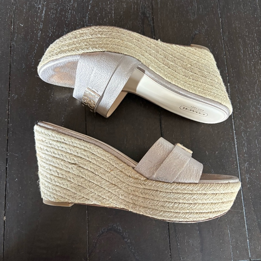 Coach Christie Gold Espadrille Wedge Platform Sandals Leather Metallic Size 8.5 - Picture 1 of 13